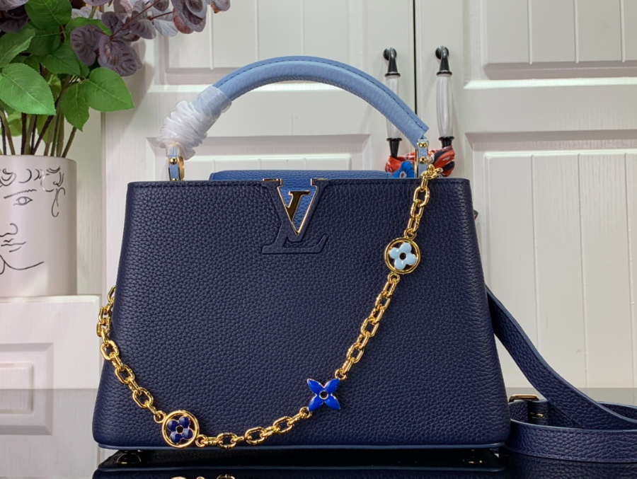 루이비통 카퓌신 M20708 2사이즈 네이비1.jpg