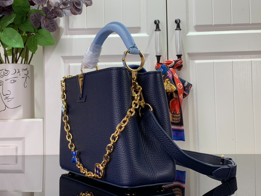 루이비통 카퓌신 M20708 2사이즈 네이비3.jpg