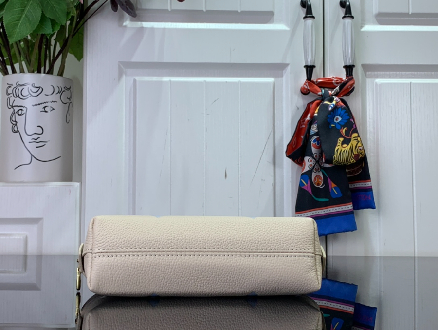 루이비통 코스메틱 파우치 M24378 17126cm 4컬러12.jpg