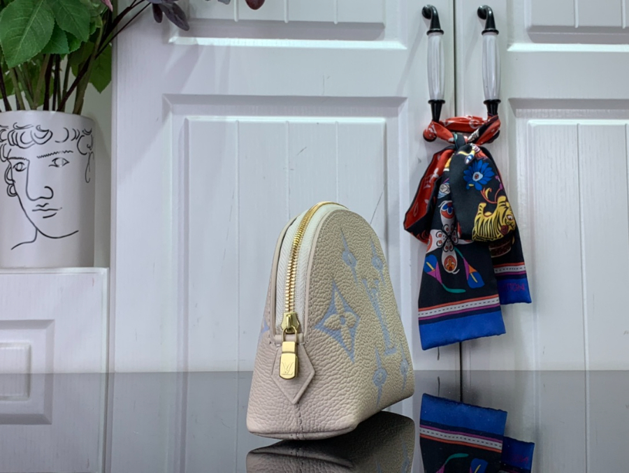 루이비통 코스메틱 파우치 M24378 17126cm 4컬러11.jpg