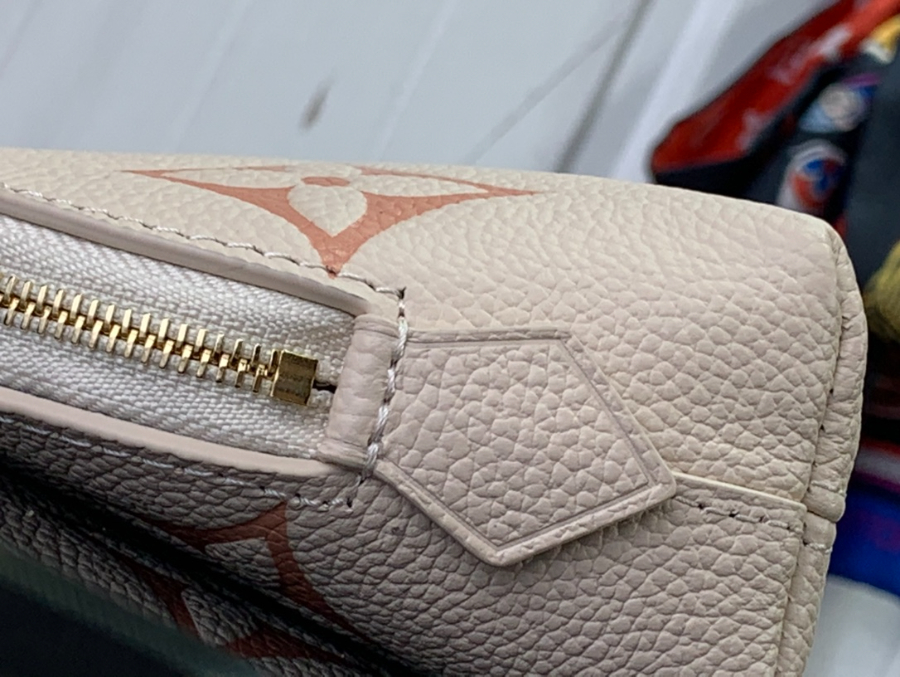 루이비통 코스메틱 파우치 M24378 17126cm 4컬러18.jpg