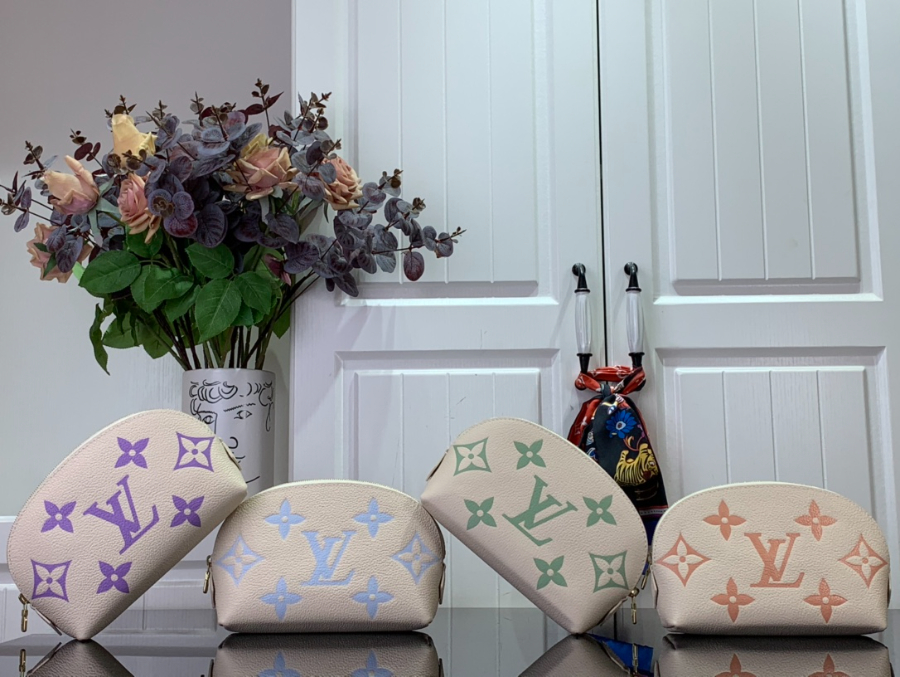 루이비통 코스메틱 파우치 M24378 17126cm 4컬러03.jpg