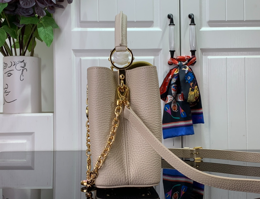 루이비통 카퓌신 M20708 2사이즈 베이지3.jpg