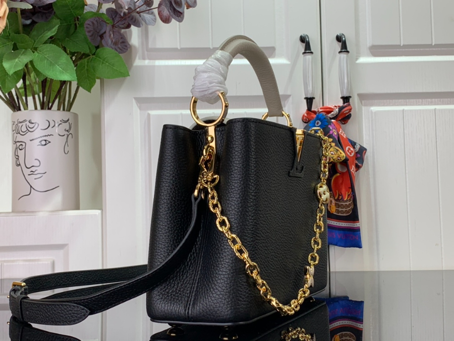 루이비통 카퓌신 M20708 2사이즈 블랙3.jpg