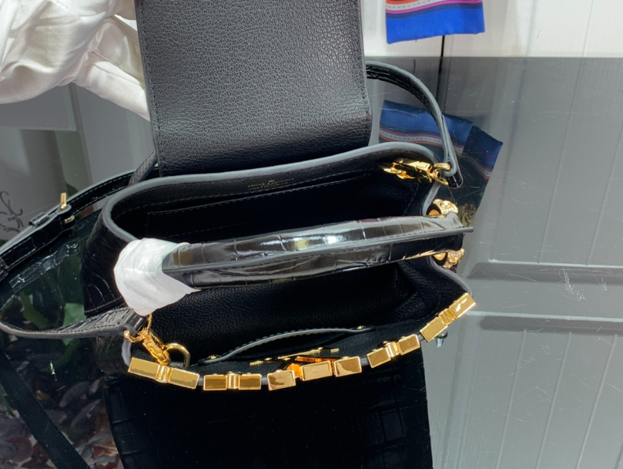 루이비통 크로커 무늬 카퓌신 M56669 1사이즈 골드5.jpg