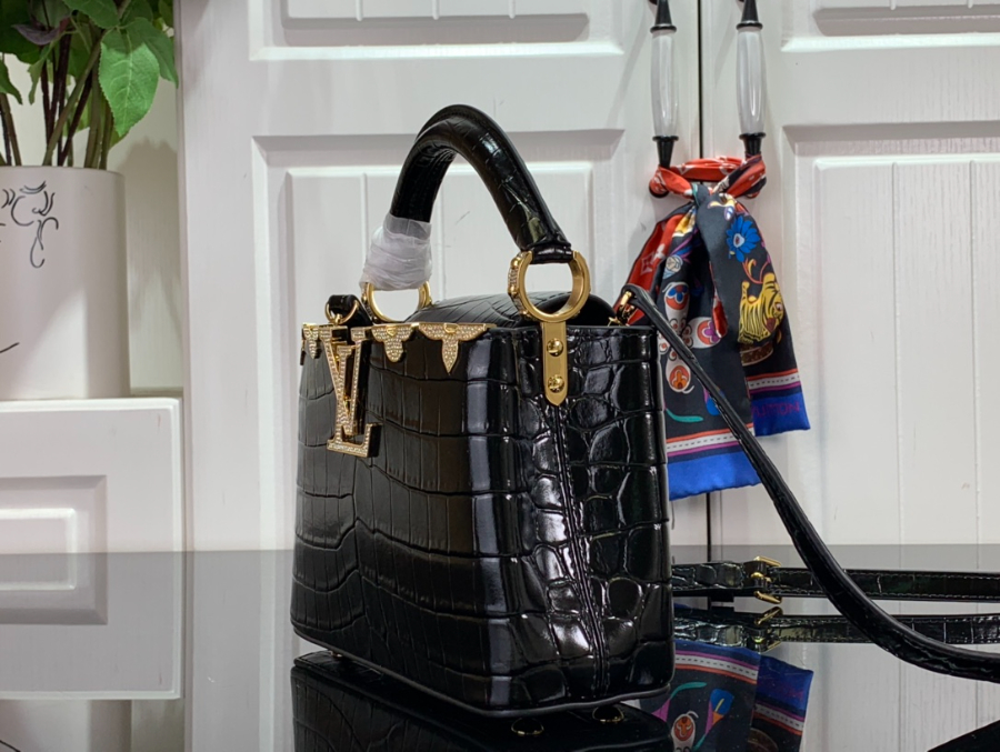 루이비통 크로커 무늬 카퓌신 M56669 1사이즈 골드3.jpg