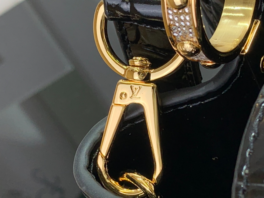 루이비통 크로커 무늬 카퓌신 M56669 2사이즈 골드6.jpg
