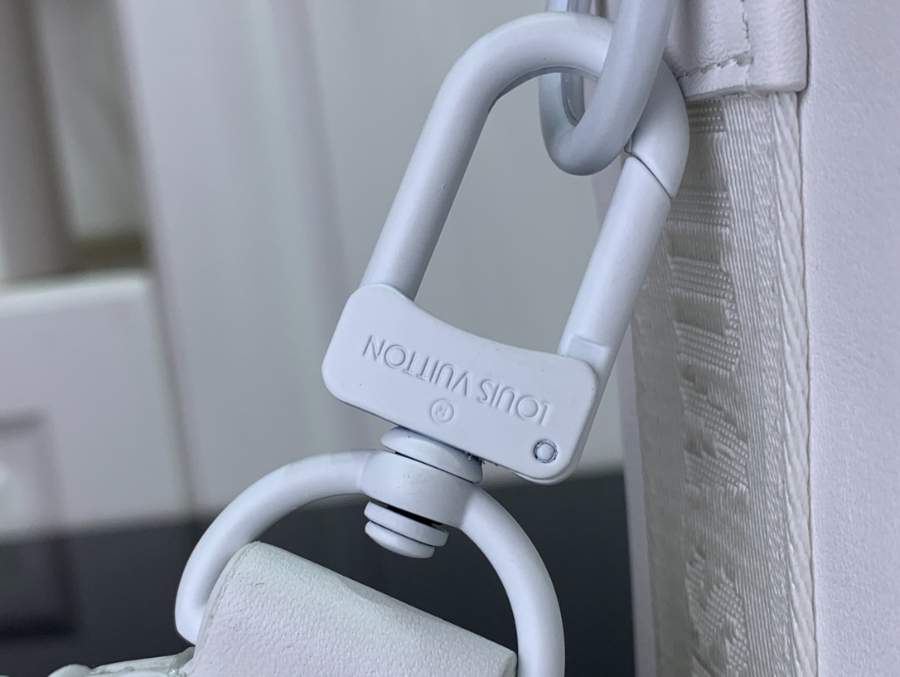 루이비통 크루저 메신저 백 M21812 16.52410cm 2컬러8.jpg