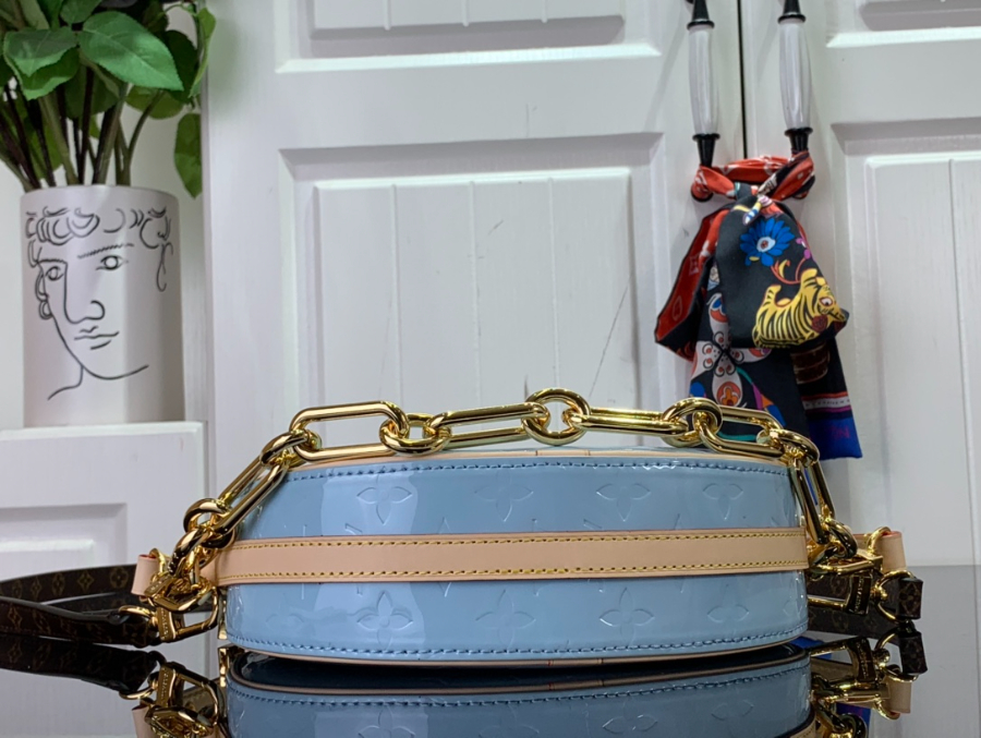 루이비통 크로와상 M24020 M24021 21137cm 2컬러04.jpg