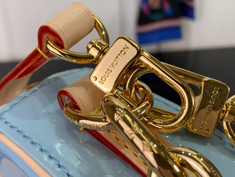 루이비통 크로와상 M24020 M24021 21137cm 2컬러07.jpg