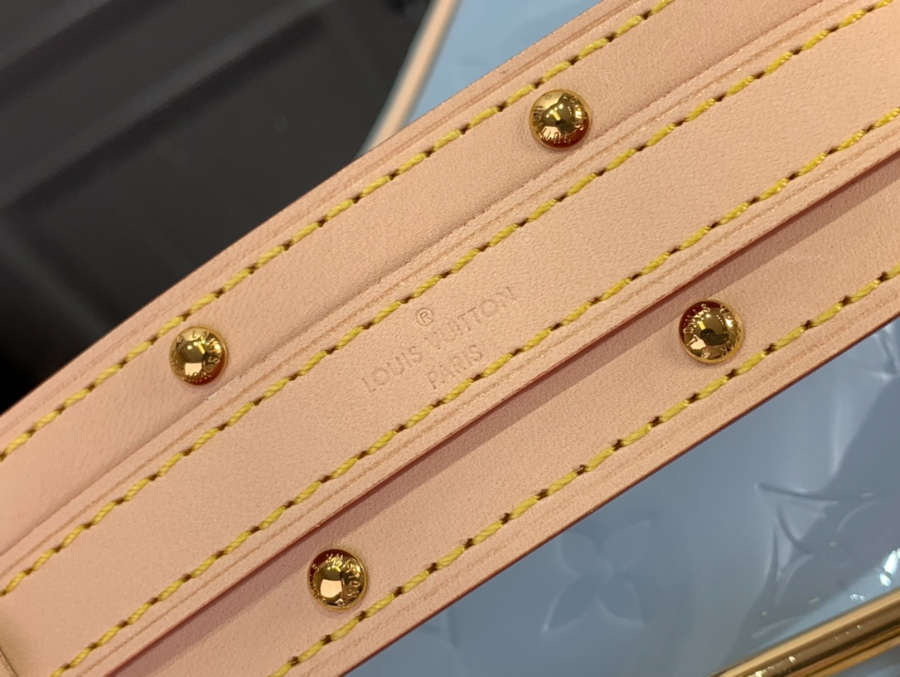 루이비통 크로와상 M24020 M24021 21137cm 2컬러08.jpg