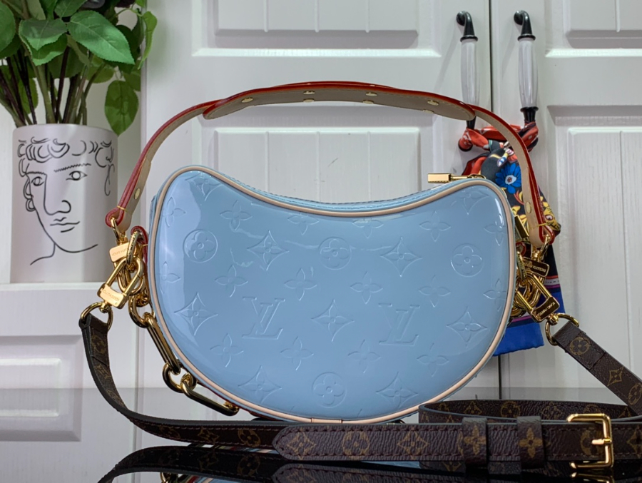 루이비통 크로와상 M24020 M24021 21137cm 2컬러02.jpg