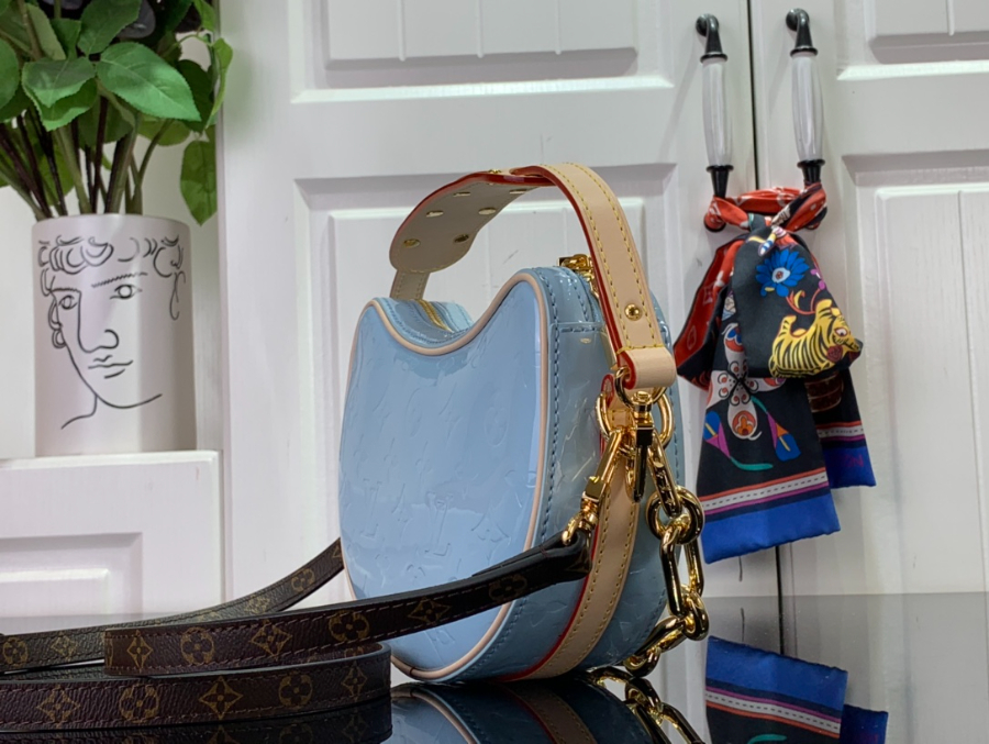 루이비통 크로와상 M24020 M24021 21137cm 2컬러03.jpg