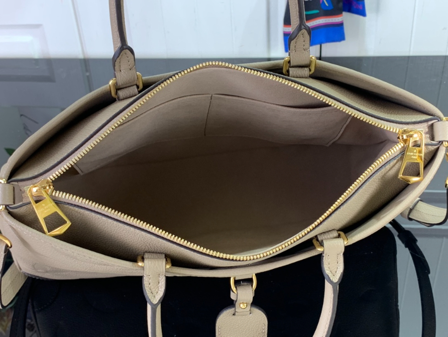 루이비통 트라이아논 MM M46487 36229cm 2컬러5 (1).jpg