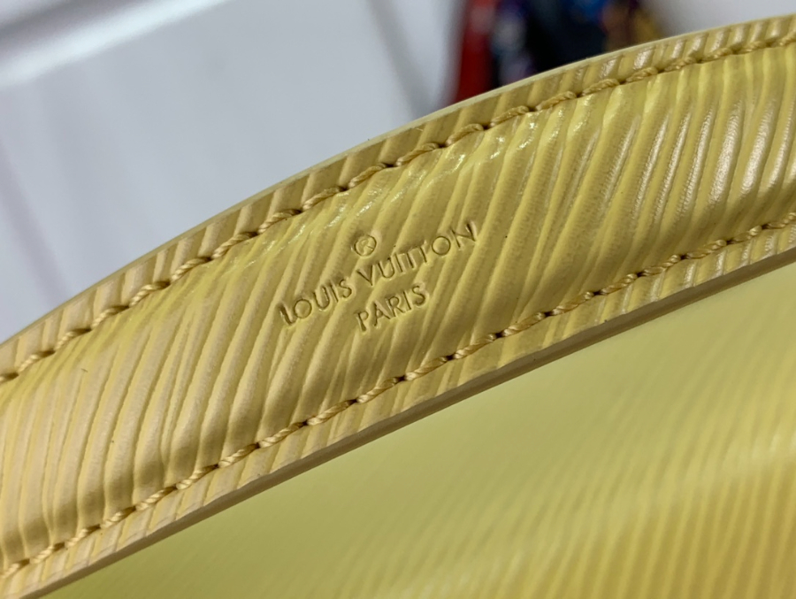 루이비통 트위스트 M22515 19159cm 1컬러7.jpg