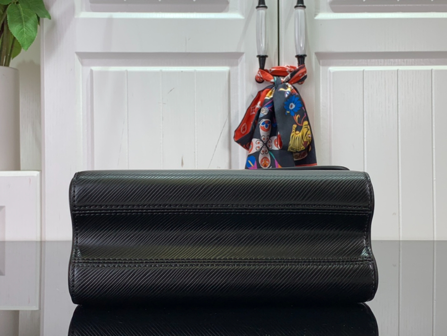 루이비통 트위스트 M22515 19159cm 2컬러4.jpg