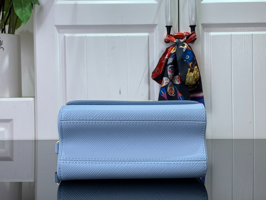 루이비통 트위스트 M22515 19159cm 3컬러4.jpg