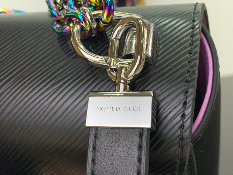 루이비통 트위스트 MM M22028 23179.5cm 1컬러5.jpg