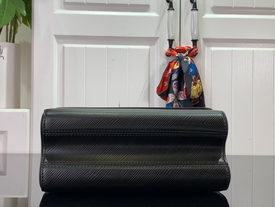 루이비통 트위스트 MM M22028 23179.5cm 1컬러4.jpg