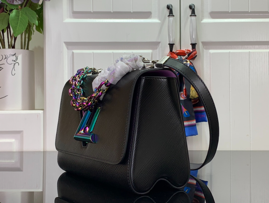 루이비통 트위스트 MM M22028 23179.5cm 1컬러3.jpg