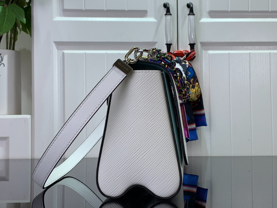 루이비통 트위스트 MM M22028 23179.5cm 2컬러4.jpg