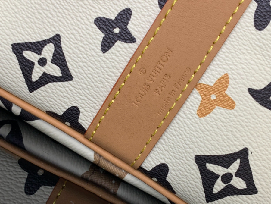 루이비통 키폴 반둘리에 45 바닐라 M25233 45cm6.jpg