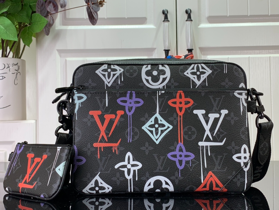 루이비통 토리오 메신저백 M21396 2518.57cm1.jpg