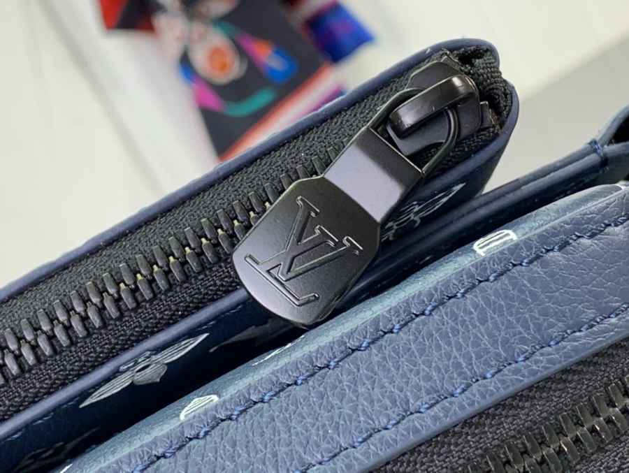 루이비통 트리오 메신저 M24753 2518.57cm 블루5.jpg