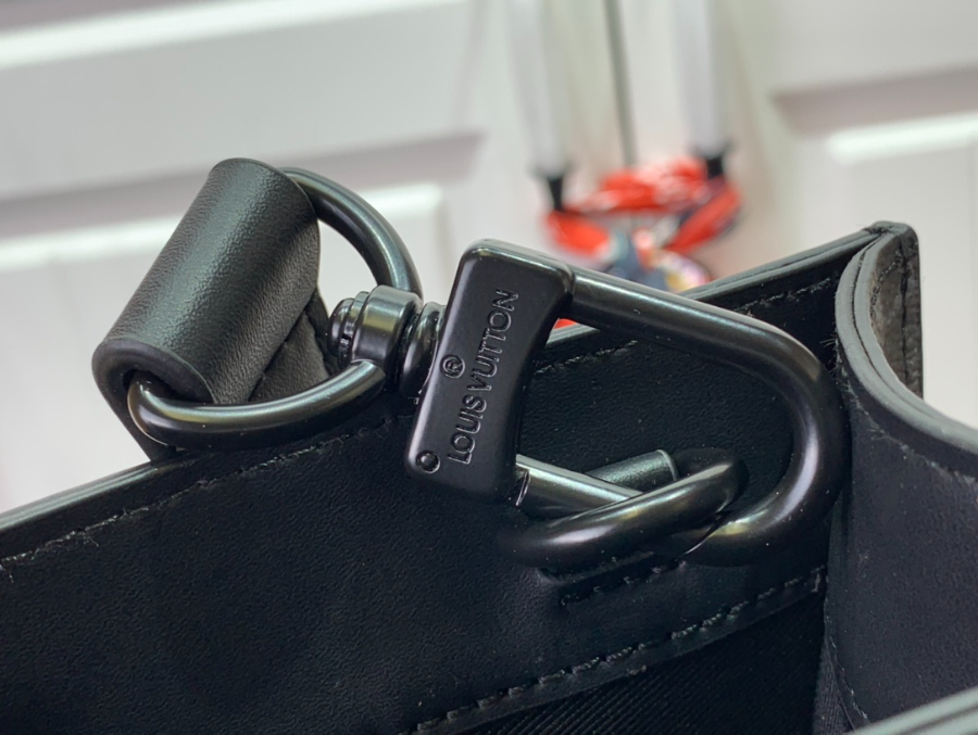 루이비통 x 야요이 쿠사마 삭 플라 블랙 실버 36.5389cm6.jpg