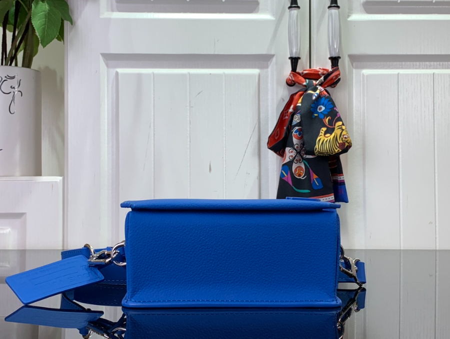 루이비통 패스트라인 웨어러블 월렛 블루 17.3127cm M820855.jpg