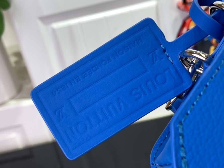 루이비통 패스트라인 웨어러블 월렛 블루 17.3127cm M820856.jpg