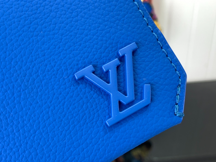 루이비통 패스트라인 웨어러블 월렛 블루 17.3127cm M820858.jpg