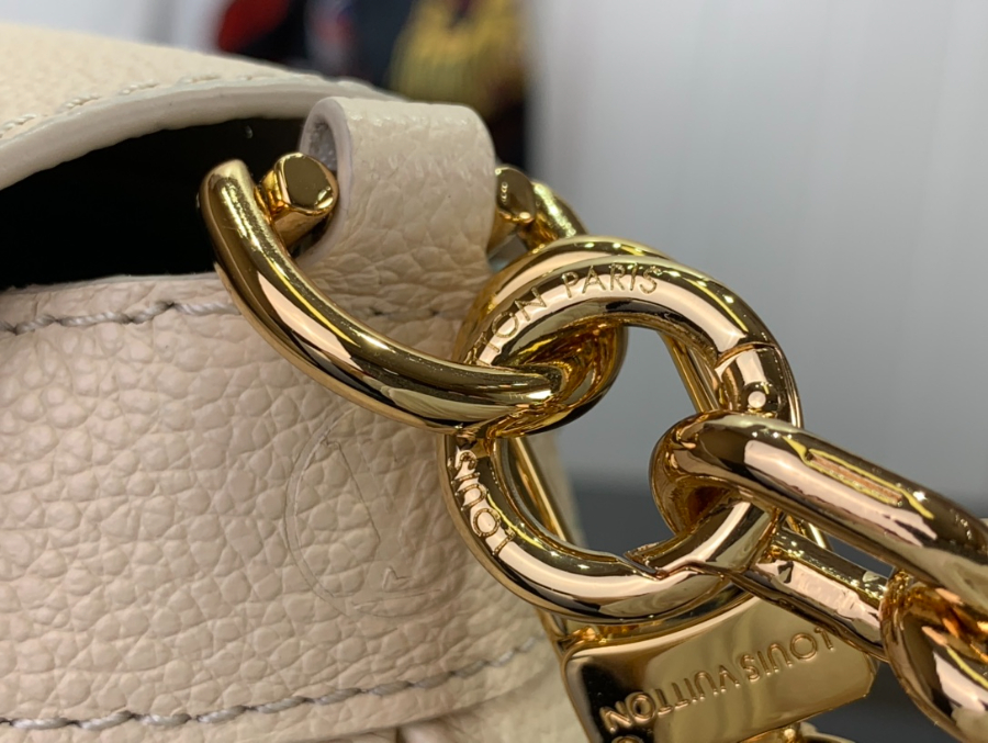 루이비통 페이버릿 모노그램 앙프렝뜨 레더 크림 24149cm M46842 M458136.jpg