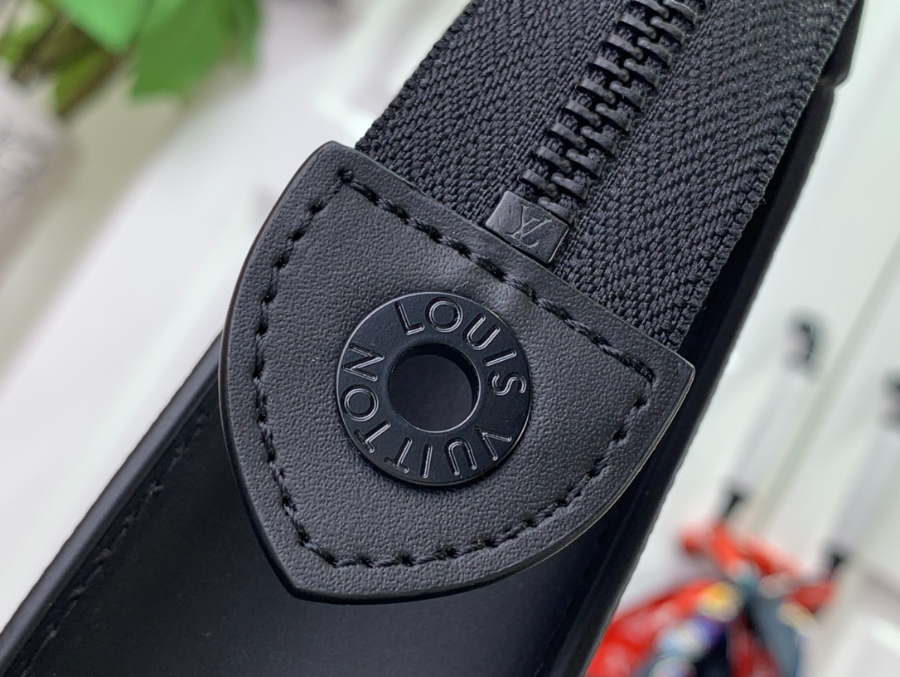 루이비통 x 야요이 쿠사마 포쉐트 보야주 블랙 실버 27216cm6.jpg