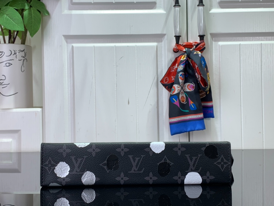 루이비통 x 야요이 쿠사마 포쉐트 보야주 블랙 실버 27216cm4.jpg