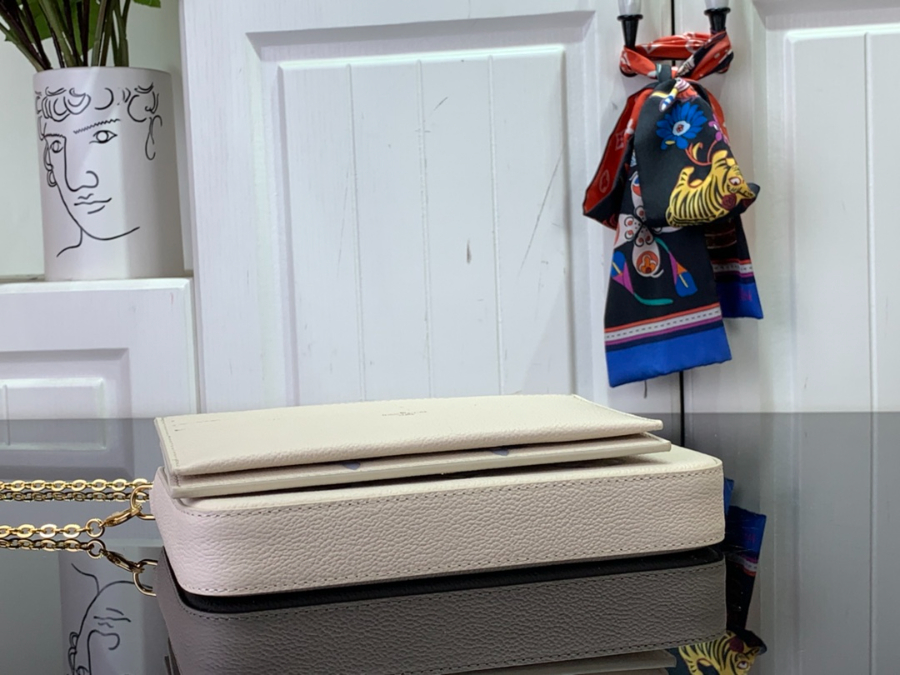 루이비통 펠리시 포쉐트 모노그램 M69977 21123cm 연핑크4.jpg