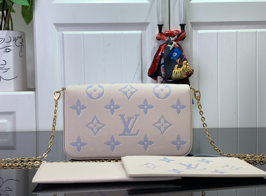 루이비통 펠리시 포쉐트 모노그램 M69977 21123cm 연핑크2.jpg