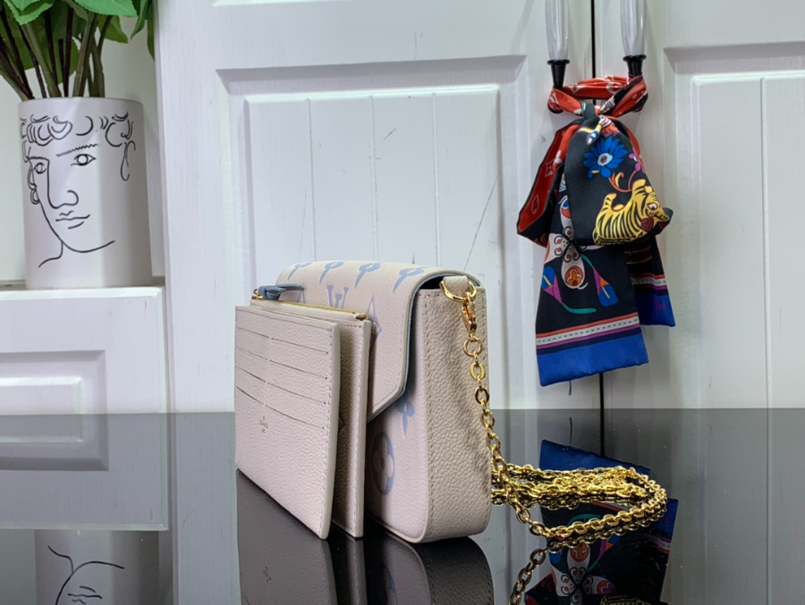 루이비통 펠리시 포쉐트 모노그램 M69977 21123cm 연핑크3.jpg