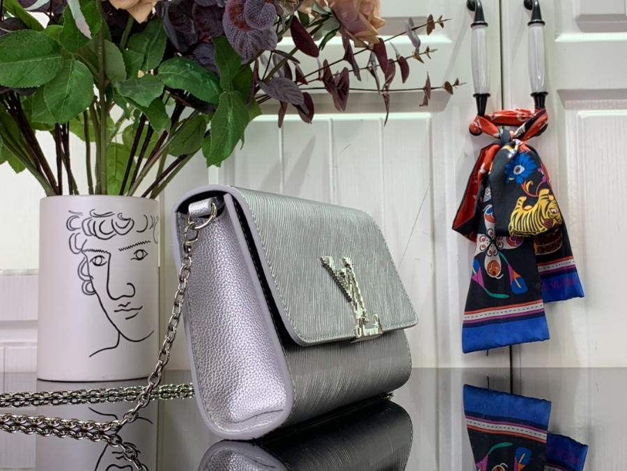 루이비통 포쉐트 루이즈 체인백 22145cm M23756 실버3.jpg