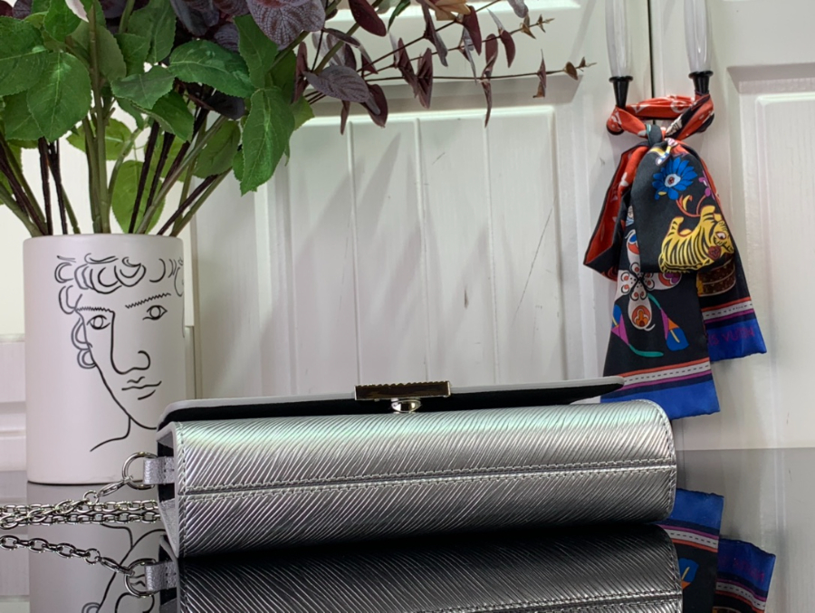 루이비통 포쉐트 루이즈 체인백 22145cm M23756 실버4.jpg