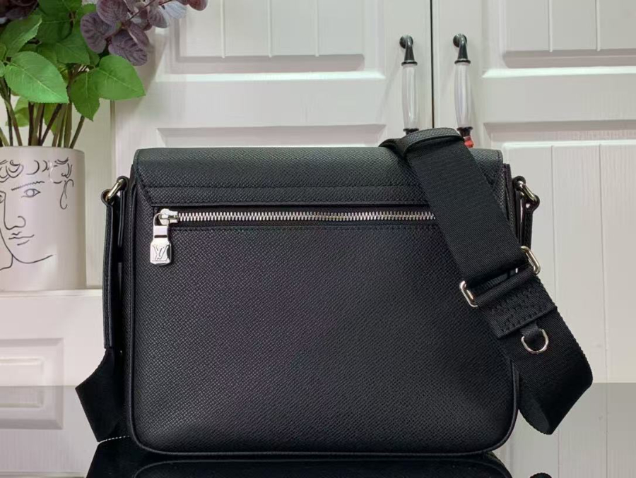 루이비통 디스트릭트 PM 타이가 블랙 26207cm6.jpg