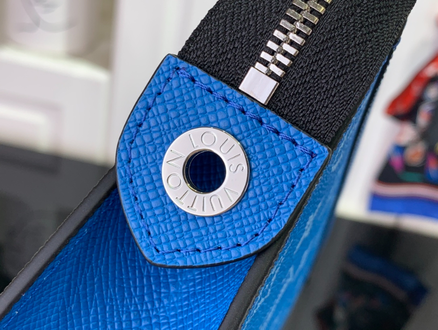 루이비통 포쉐트 보야주 MM M83099 2컬러 27215cm18.jpg