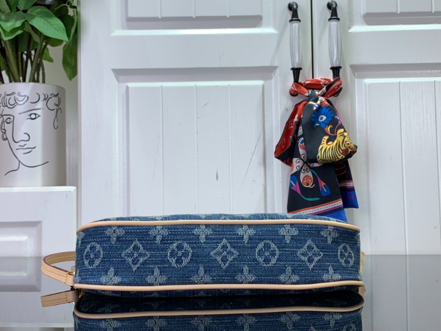 루이비통 포쉐트 악세수아 데님 M40712 22.5412.5cm4.jpg