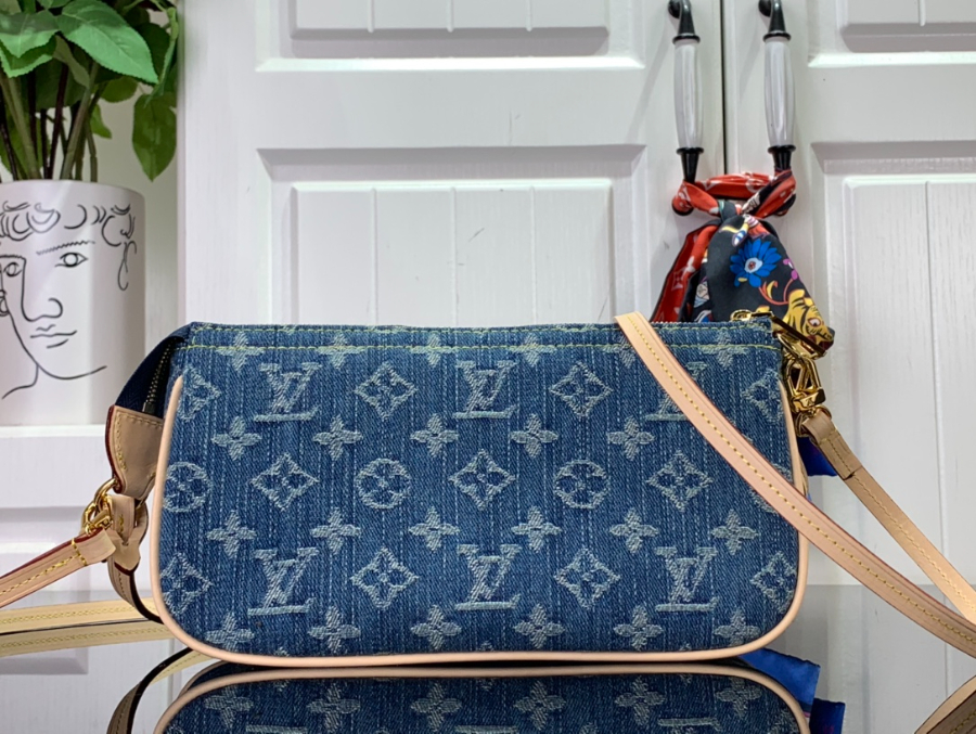 루이비통 포쉐트 악세수아 데님 M40712 22.5412.5cm2.jpg