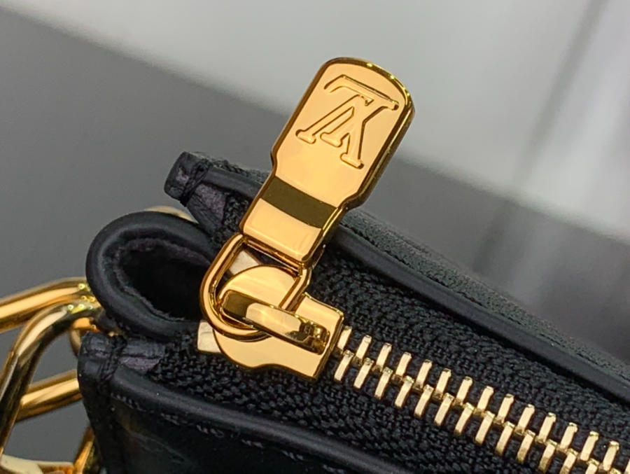 루이비통 렉싱턴 파우치 느와 M82247 21.512.55cm 블랙7.jpg