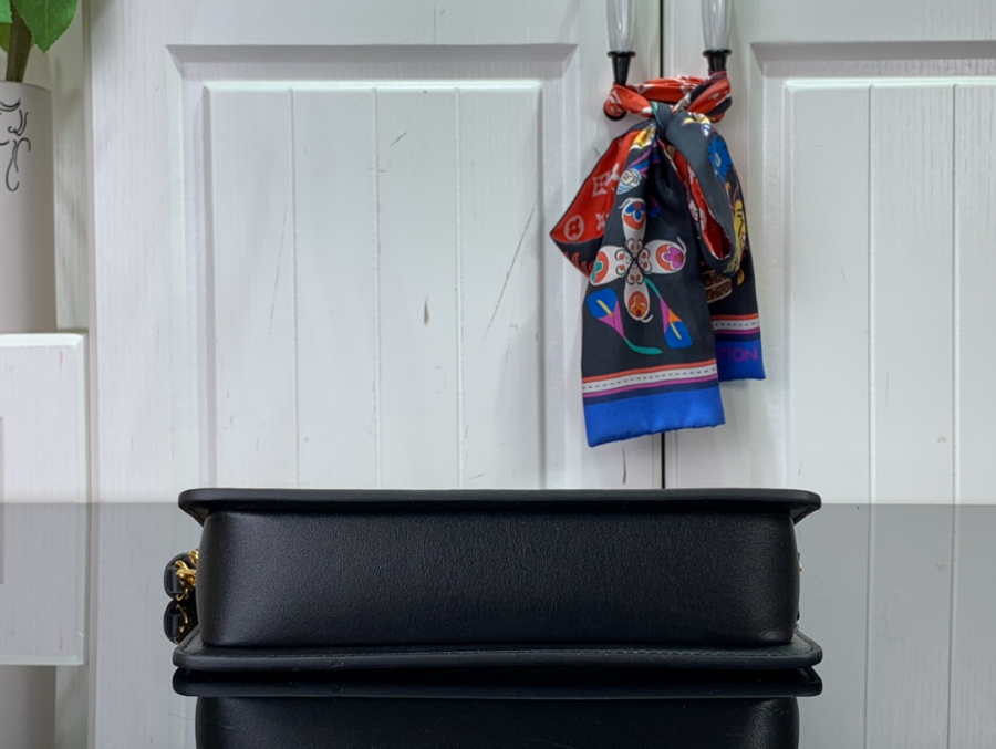 루이비통 렉싱턴 파우치 느와 M82247 21.512.55cm 블랙4.jpg