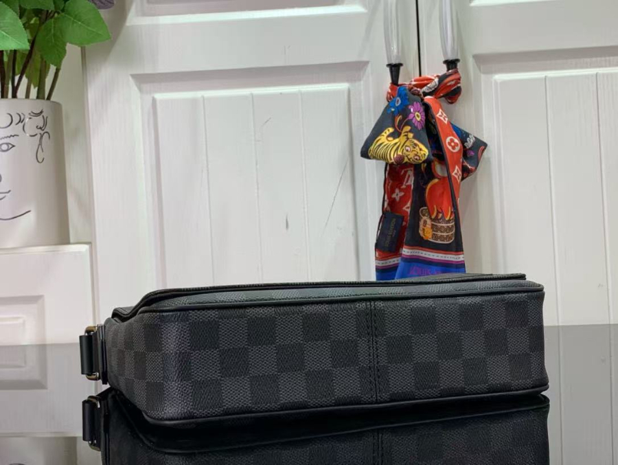 루이비통 블랙 다미에 메신저백 26207cm3.jpg