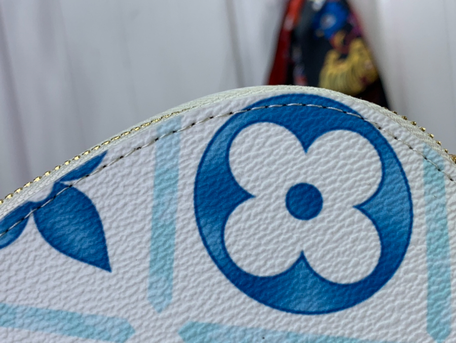 루이비통 포쉐트 코스메티크 블루 19126cm M112397.jpg