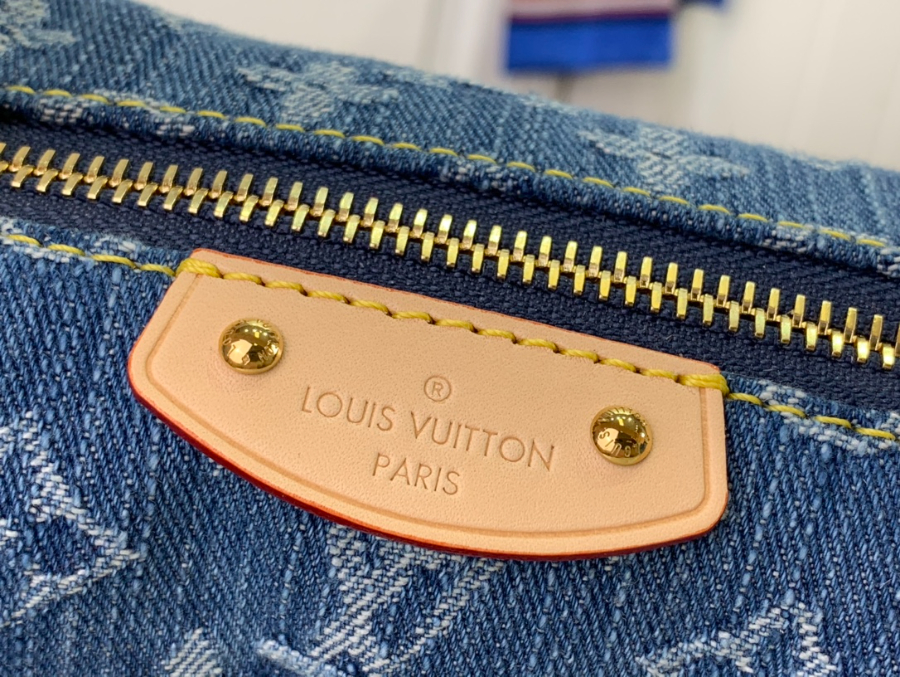루이비통 힐스 포쉐트 모노그램 데님 블루 M82949 20.5616cm6.jpg