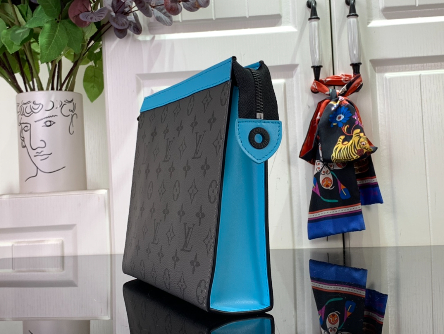 이비통 포쉐트 보야주 파우치 M11466 27216cm 블루3.jpg